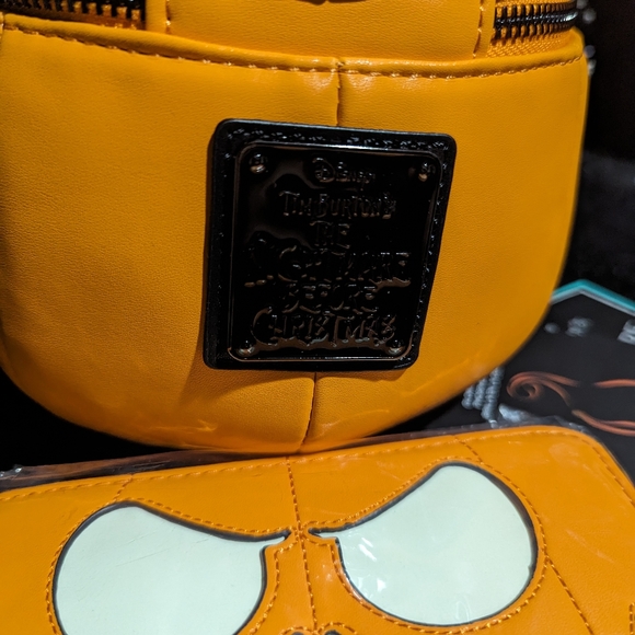 Exclusive Nightmare Before Christmas Glow in the dark Crossbody Bag & Wallet. - Picture 4 of 8